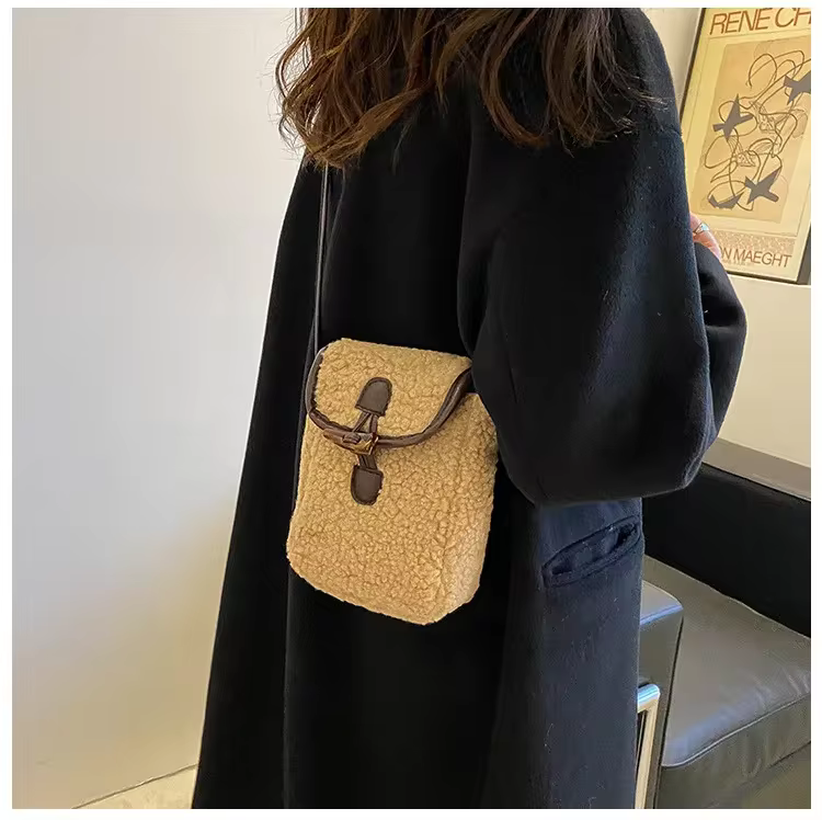 Lambswool Phone-bag Women Faux Fur Bags Tender Sweet Lovely Cross Body Teenagers Female Portable Horn Button Plush Square Cozy