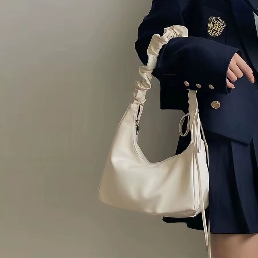 2025 Spring and Summer New Fashion Creased Underarm Cloud Bag Baguette Bag Wide Shoulder Strap Drawstring Shoulder Crossbody Bag