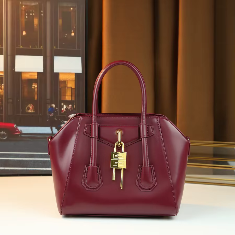 Simple casual metal lock tote 2026 new versatile large-capacity Boston bag